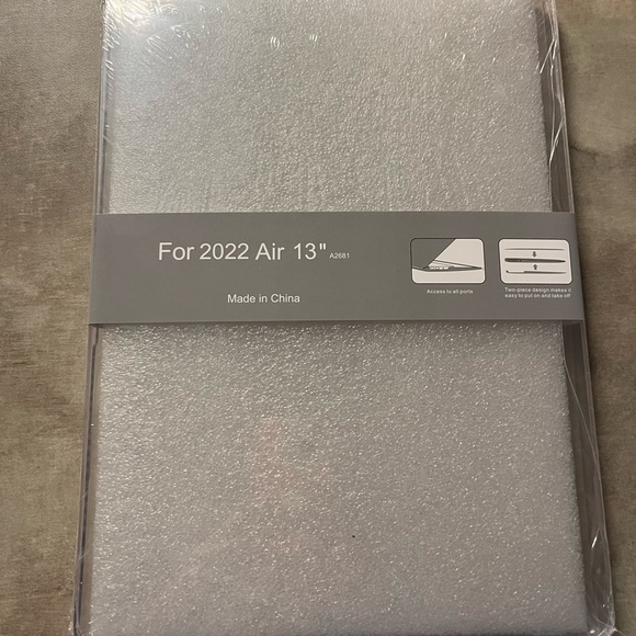 Clear MacBook case - Picture 1 of 1